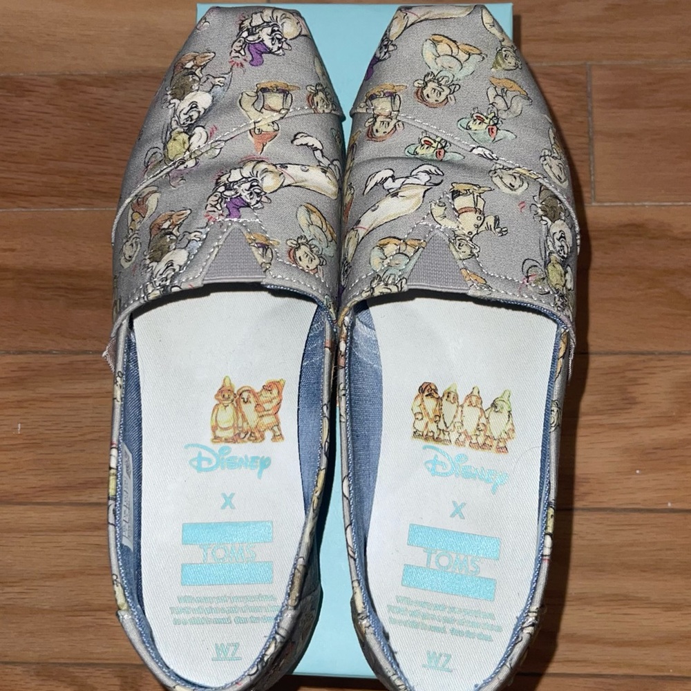 Disney x Toms Grey Seven Dwarfs